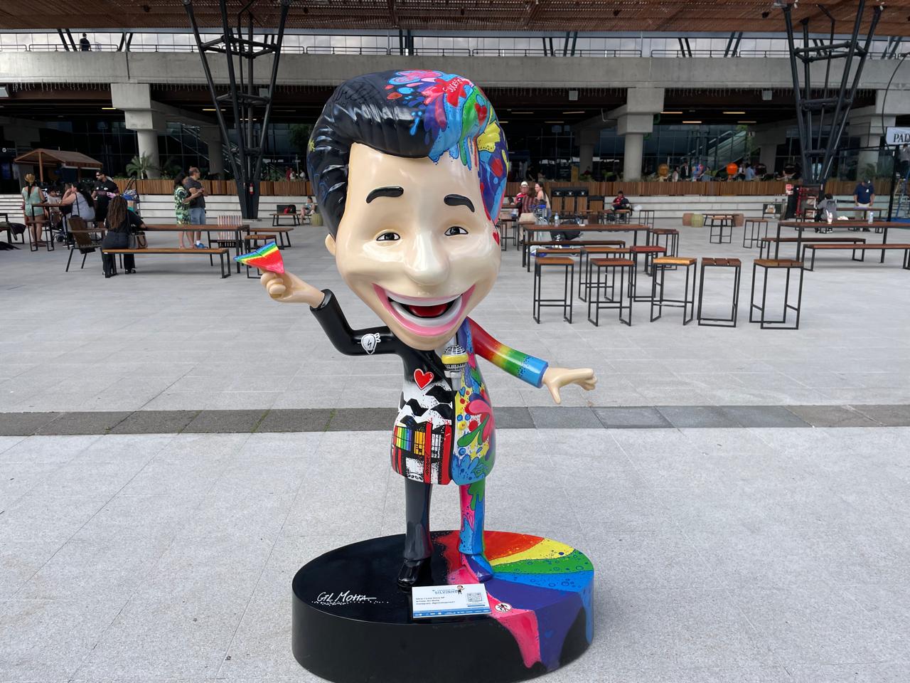 Caravana do Silvinho chega a Florianópolis com exposição gratuita de arte em homenagem a Silvio Santos