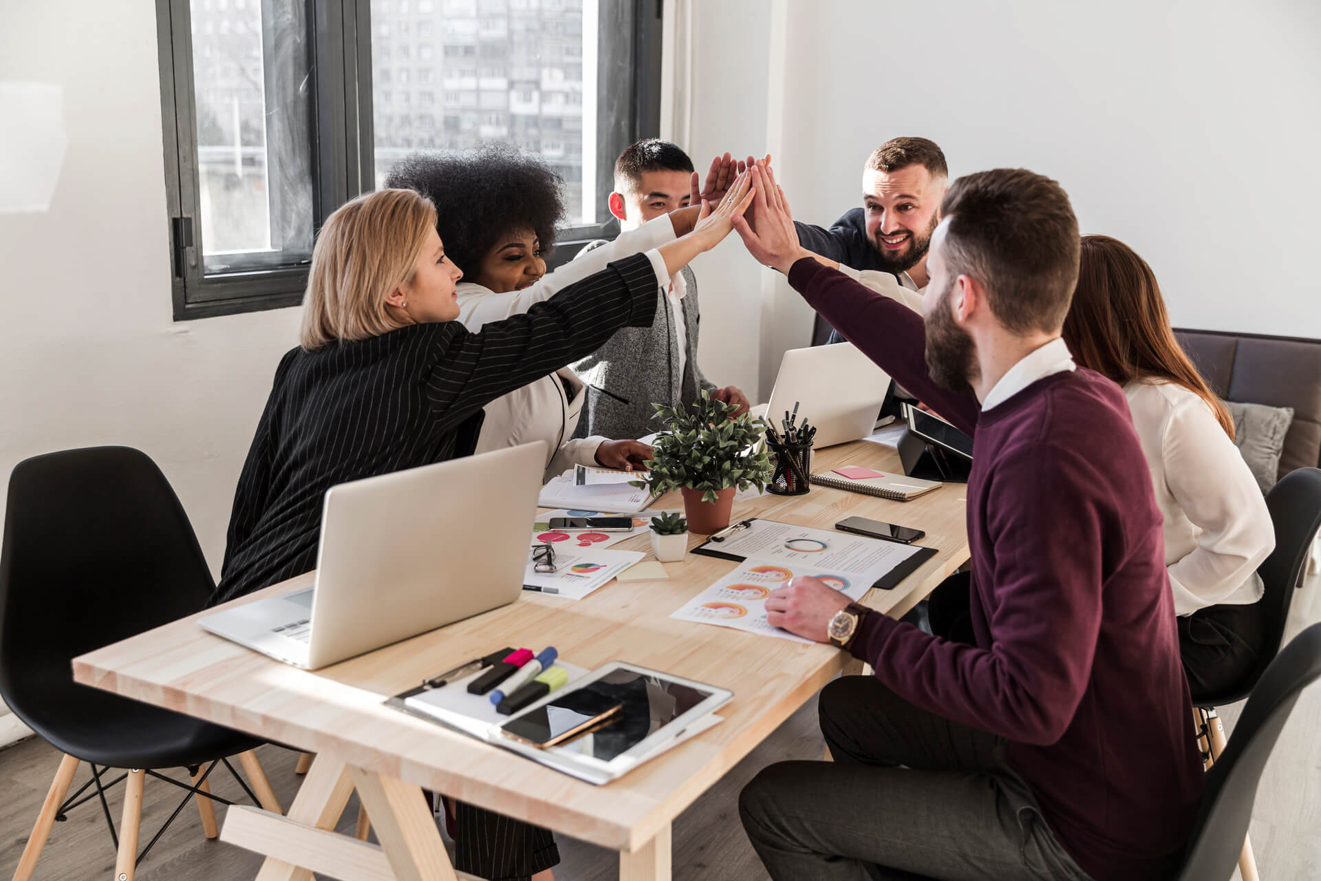 Empresas e cidades catarinenses brilham no ranking GPTW 2025 com ambientes de trabalho de excelência
