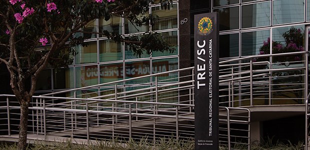 TRE-SC alerta para prazo de regularização eleitoral até 6 de maio