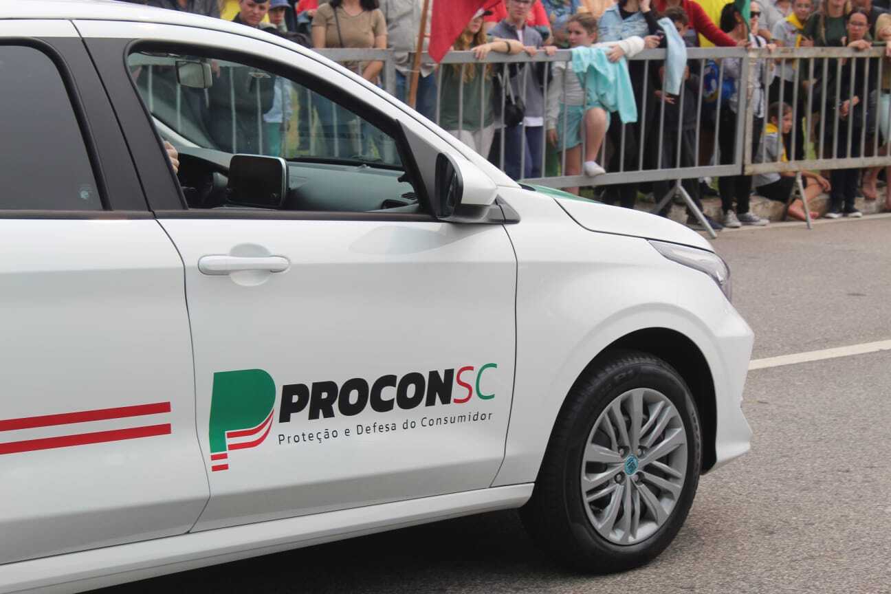 Procon-SC intensifica defesa do consumidor e encerra 2025 com recorde de atendimentos, inovação e fiscalização ampliada